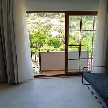 Mihenk Aparthotel *